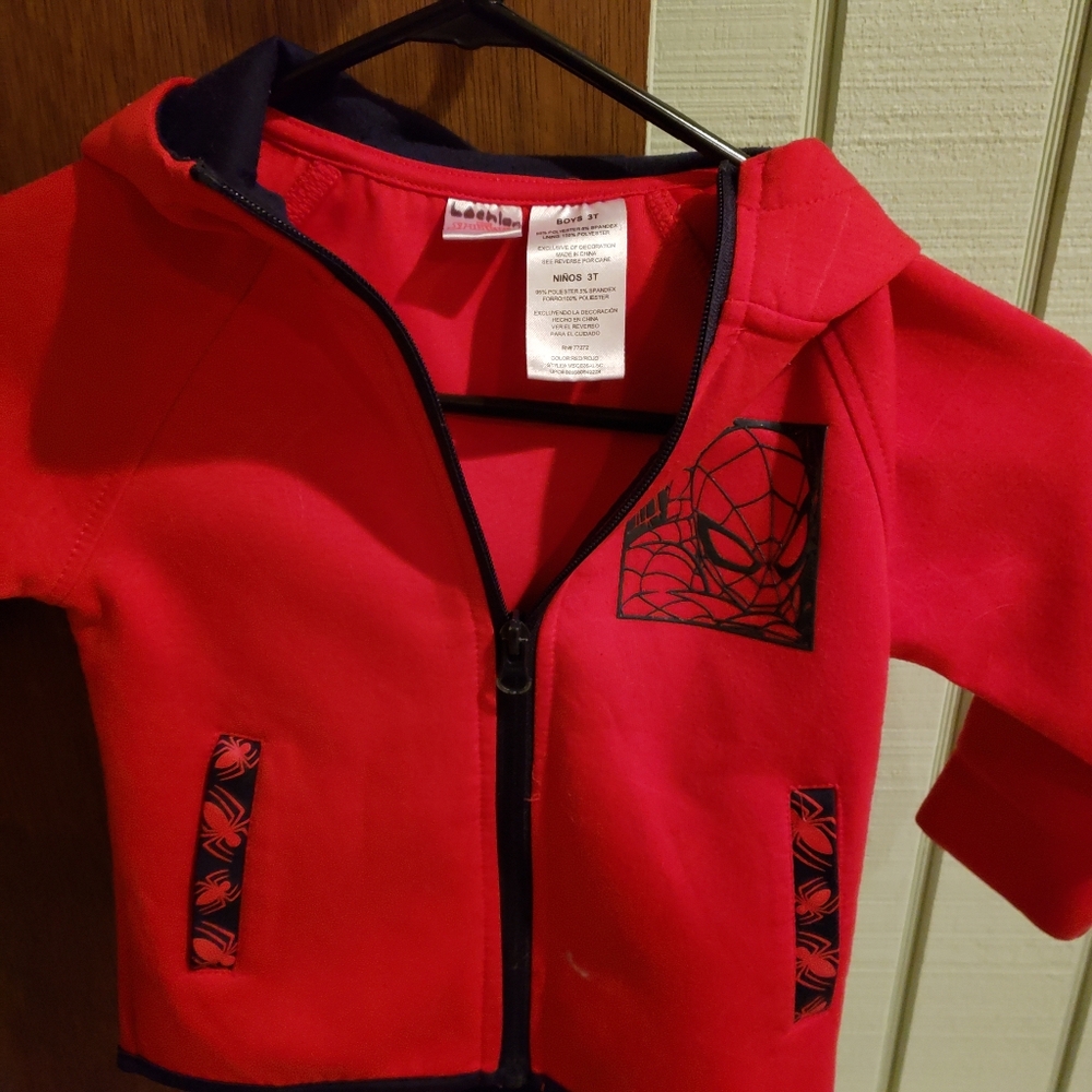 T Size 3 toddler spider man jacket and sweats.